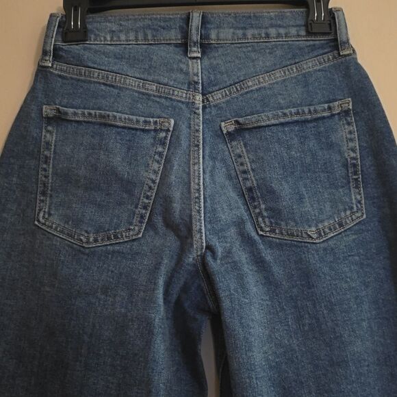 New Old Navy Women's 2 button fly Extra High Rise Curvy Sky-Hi Straight Jeans - Picture 5 of 11